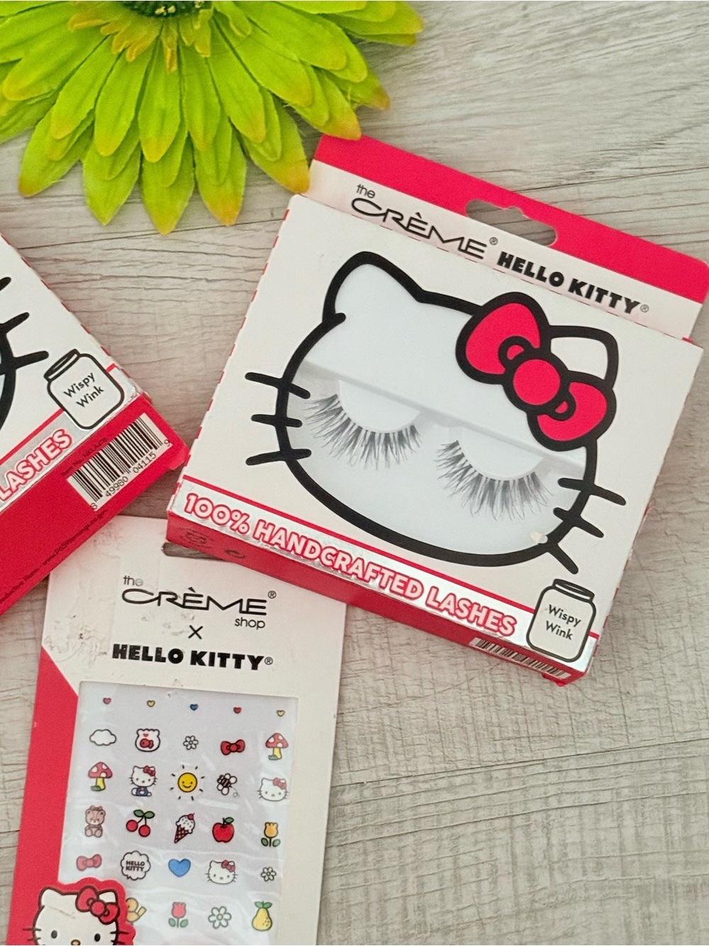 Hello Kitty False Lashes Set in White and Pink - Picture 3 of 3